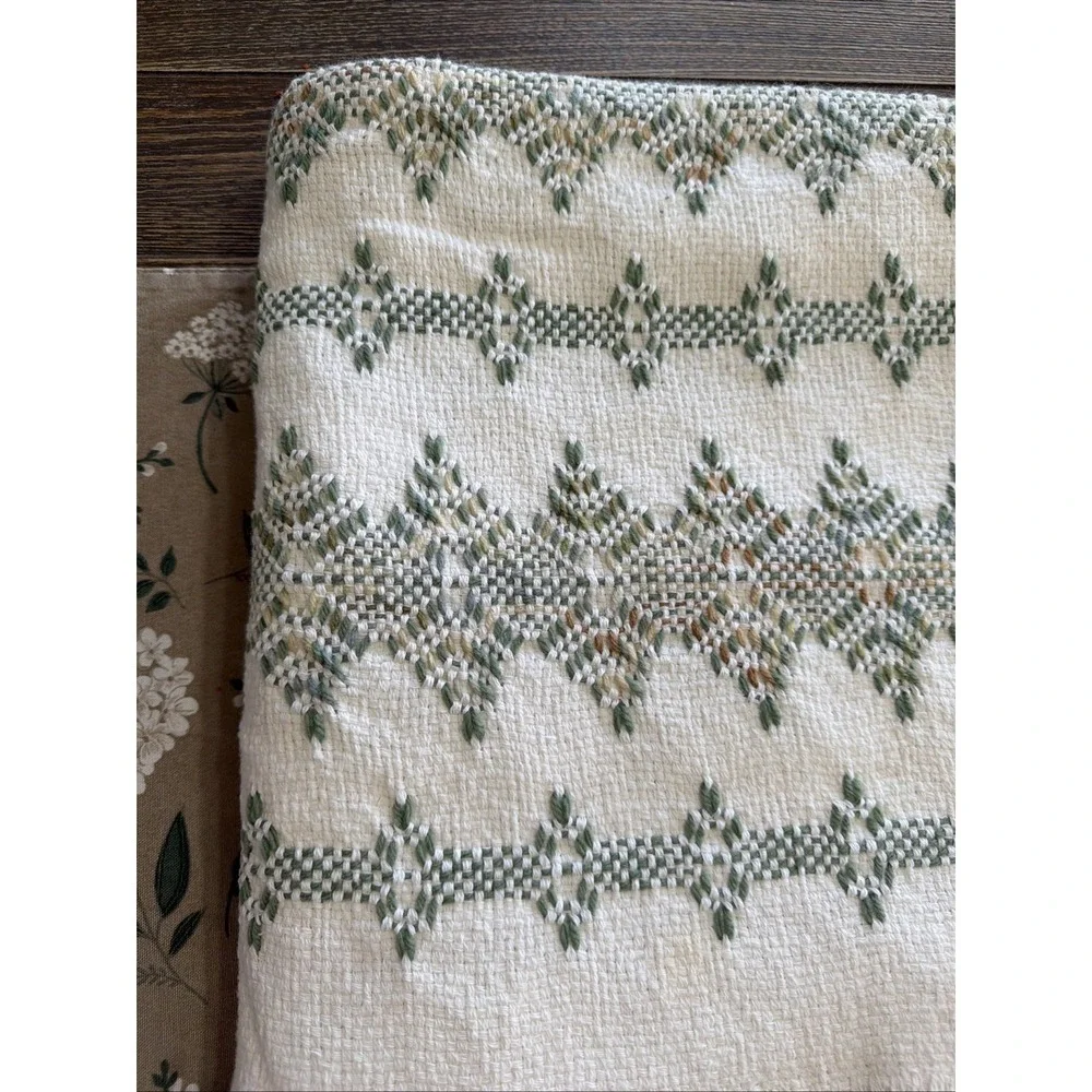 Scandinavian Woven Table Cloth Or Throw - White  62X50 In Excellent Condition!
